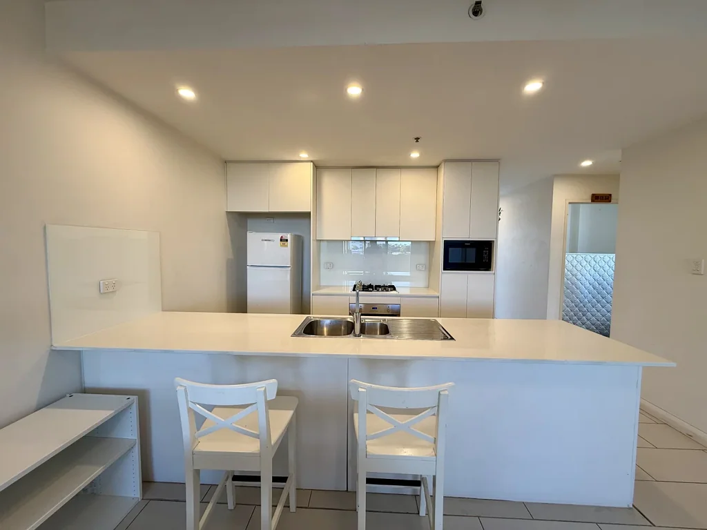 Deposit Taken|Furnished 3 Bedrooms Urban Retreat in Wolli Creek | Steps to Station, Parks & Shops
