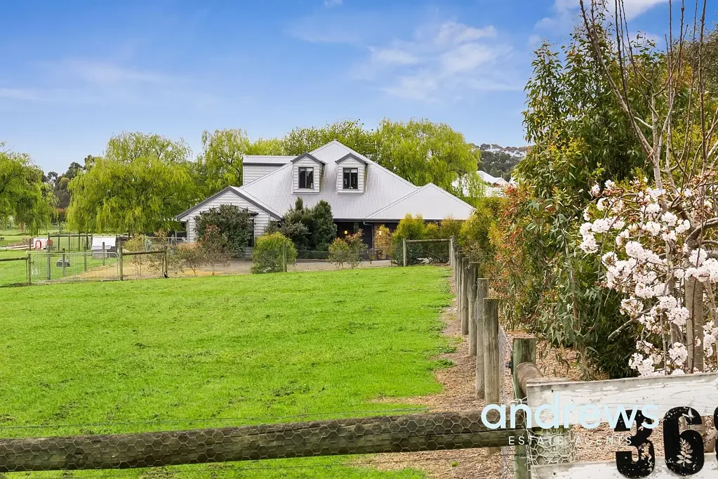 Elliminyt 4कमरा Tightly held Locale with Modern Two-Story Living on 12,000m²