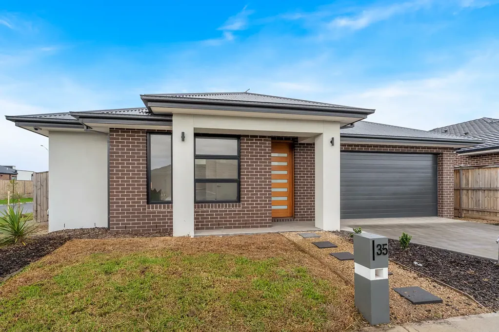 Beveridge 4房  Modern Family Living with High Ceilings, Dual Living Zones & Premium Finishes