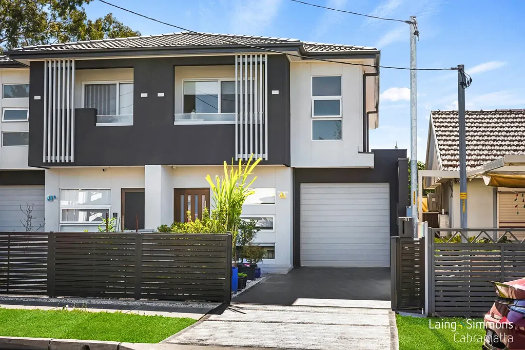 Canley Heights 5 Slaapkamer MODERN LIVING IN A CONVENIENT LOCATION
