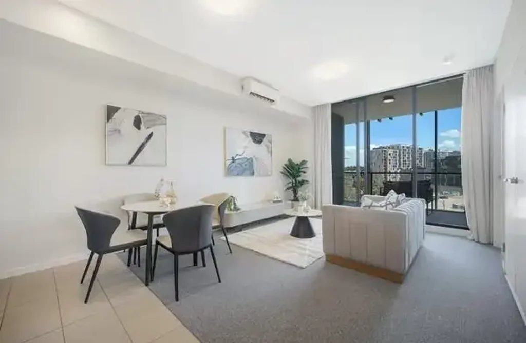 Desirable West Aspect Sunlit Designer Complex | Unobstructed Views