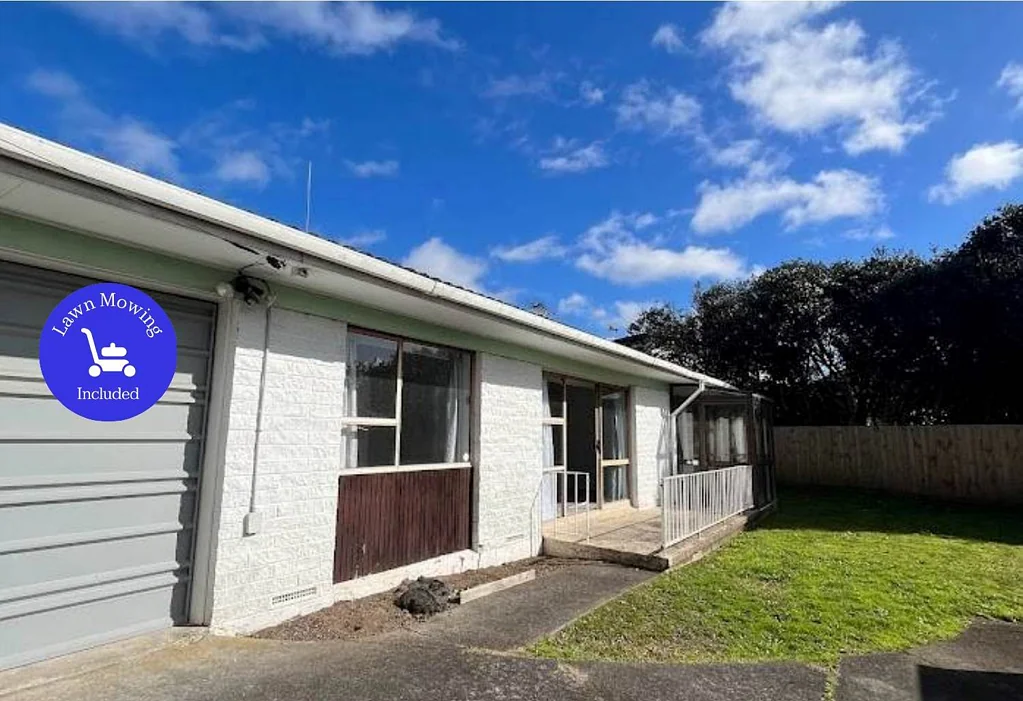 Two bedroom plus conservatory in Mt Roskill