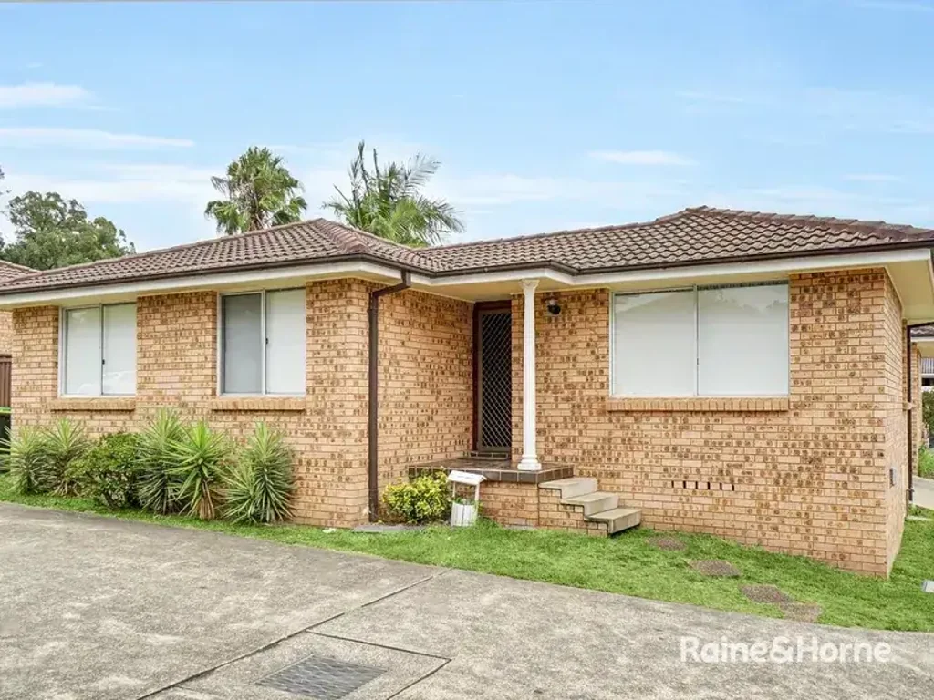 BEAUTIFUL TWO BEDROOM VILLA FOR LEASE IN INGLEBURN !!!