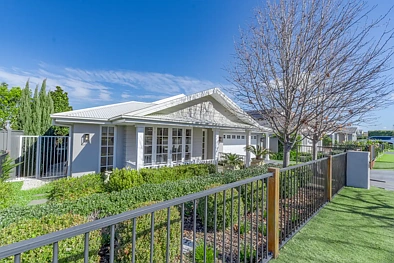 Dubbo 4Habitaciones Fully Furnished with Quality and Timeless Design Throughout