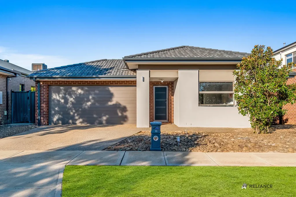 13 Rushton Avenue, Strathtulloh, VIC 3338