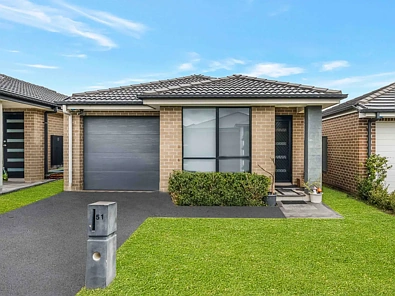 Gregory Hills 3房 Gregory Hills 中心地带的时尚单层住宅 Stylish Single-Level Living in the Heart of Gregory Hills