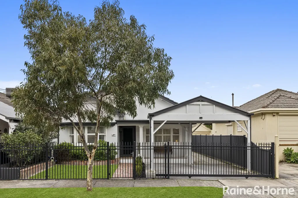 Northcote 4બેડરૂમ Art Deco Grace with Amazing Studio Versatility
