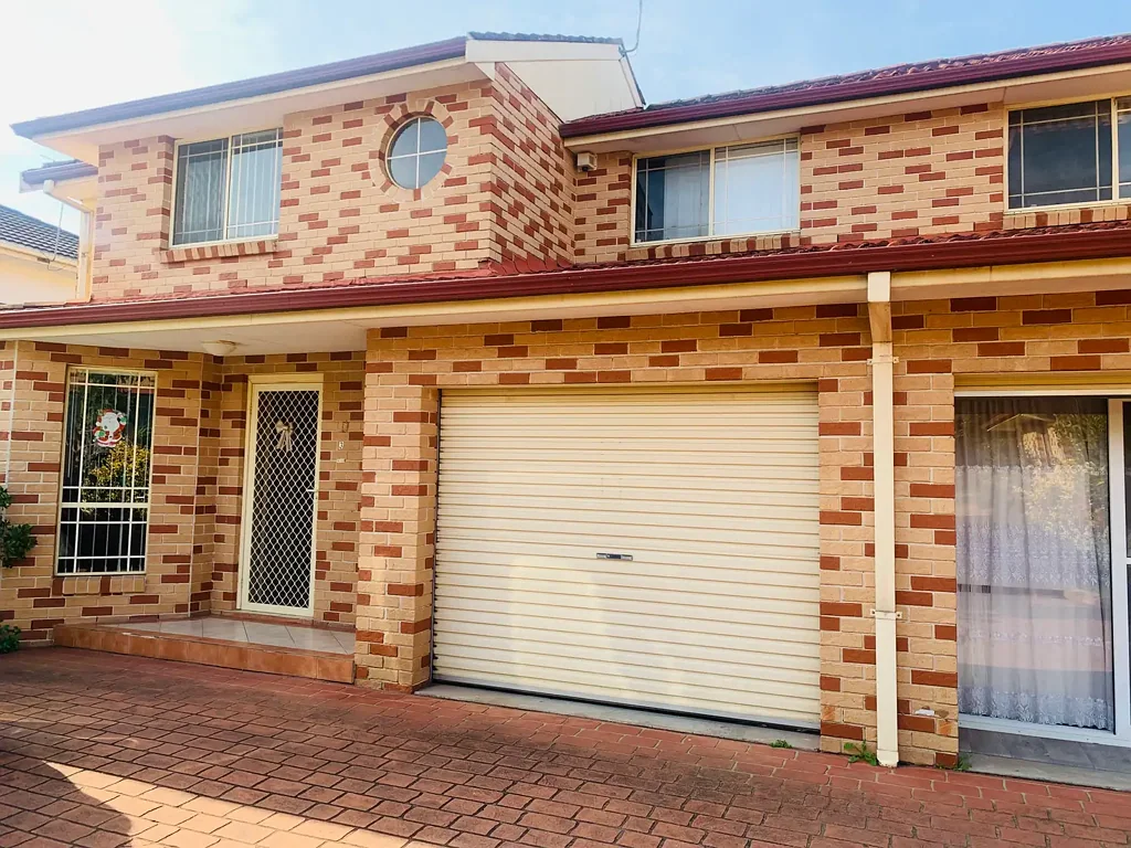 THREE BEDROOM DOUBLE STORY TOWNHOUSE