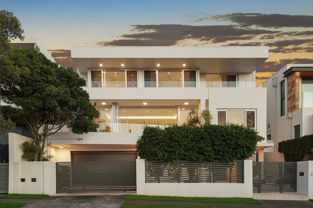 Dover Heights 6Zimmer Luxurious Family Residence Commanding Breathtaking Sydney Harbour Views