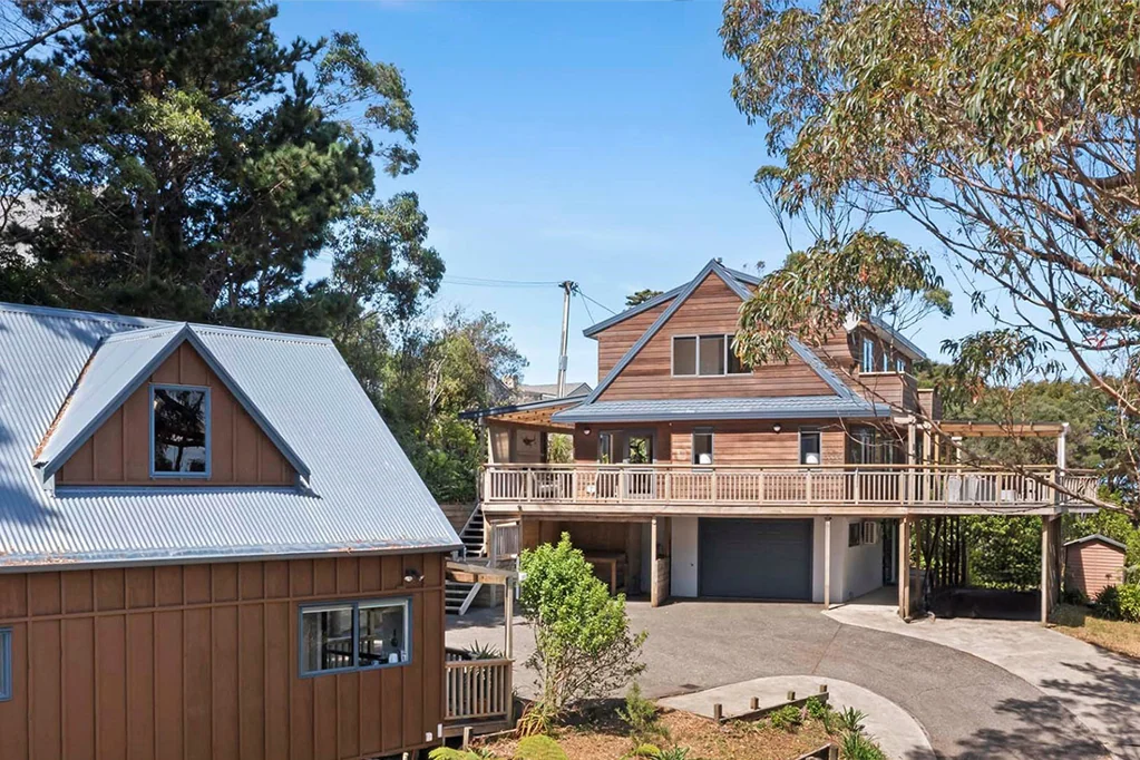 Arkles Bay 4房  Waterfront Outlook, Space & Privacy on 5,222m²