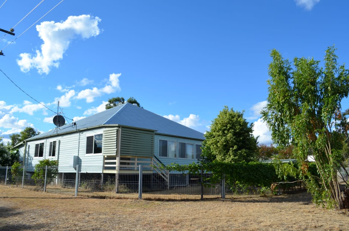 12 LITTLE ST, EMERALD QLD 4720, 0 Bedrooms, 0 Bathrooms, House