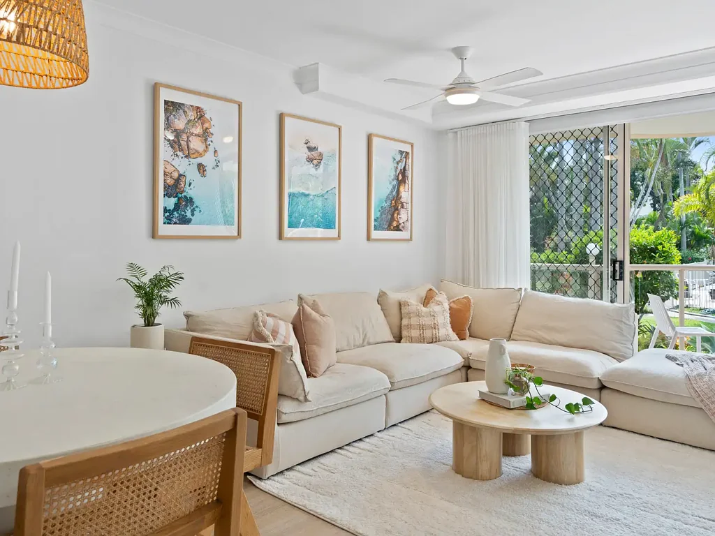 11/15 Santa Monica Road, Miami, QLD 4220