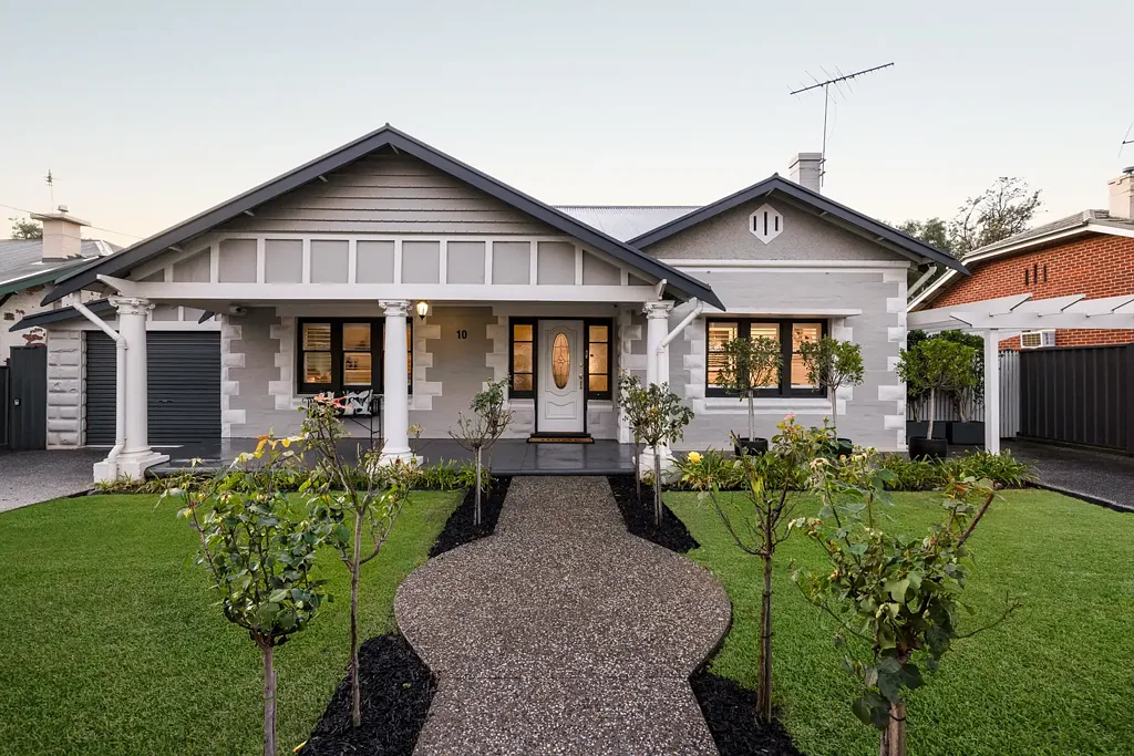 Prospect 4Habitaciones Heritage Grandeur Meets Amplified Family Entertaining in Prolific Prospect!