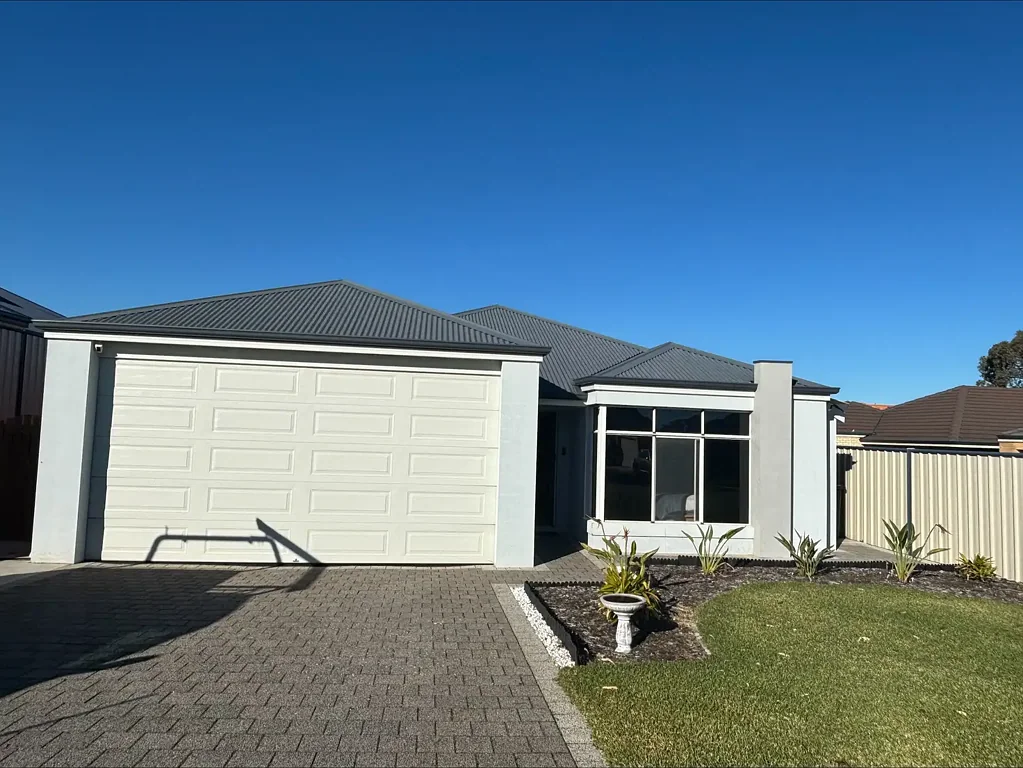 Spacious Family Living with Theatre Room & Huge Shed in Sought-After Meadow Springs