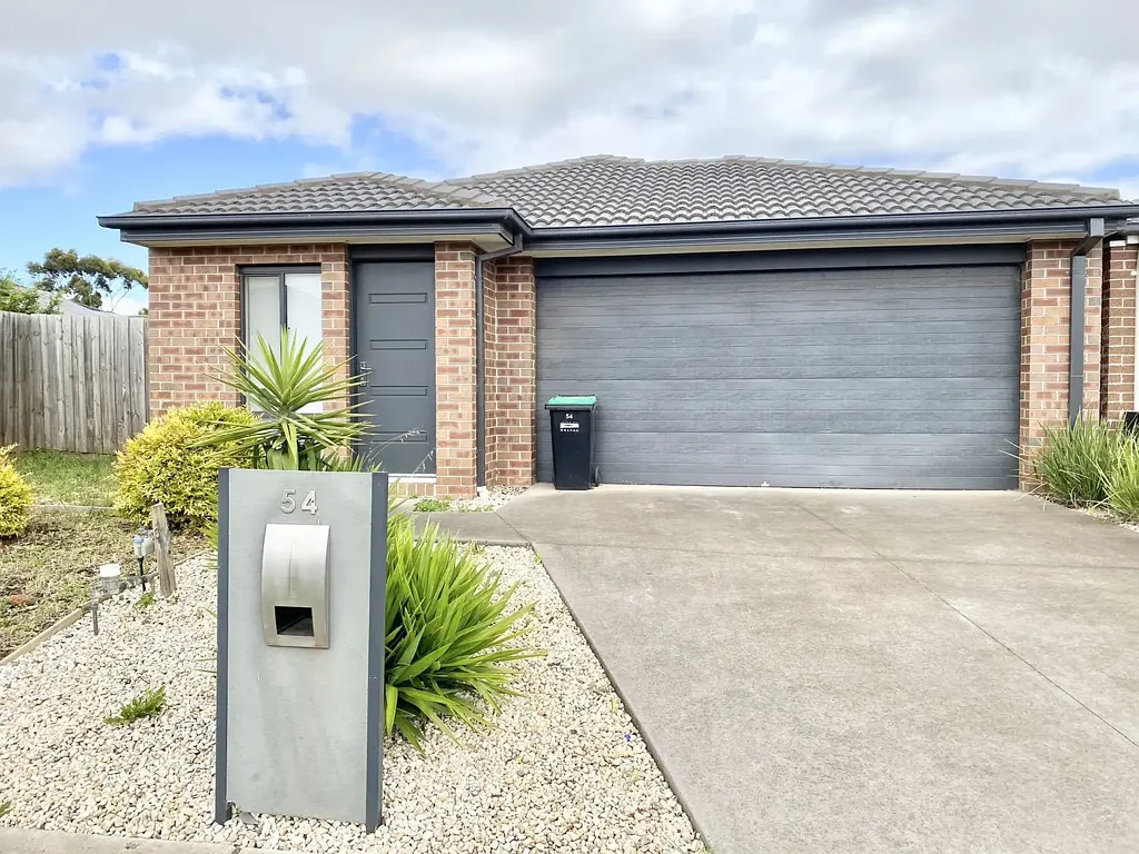 Family home in Brookfield!
