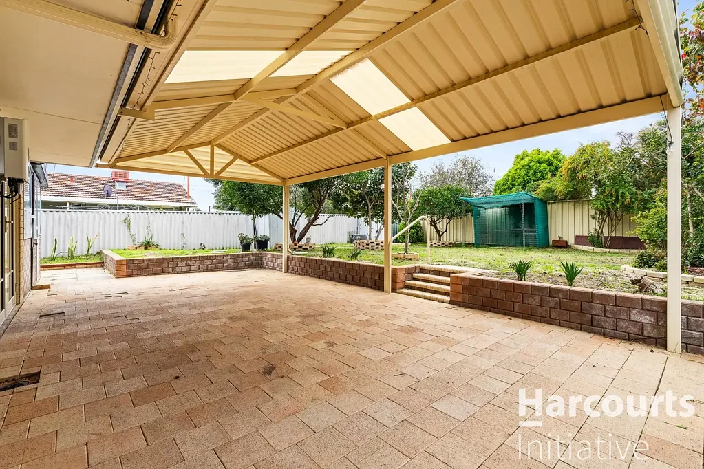 10 Shortland Way, Girrawheen, WA 6064