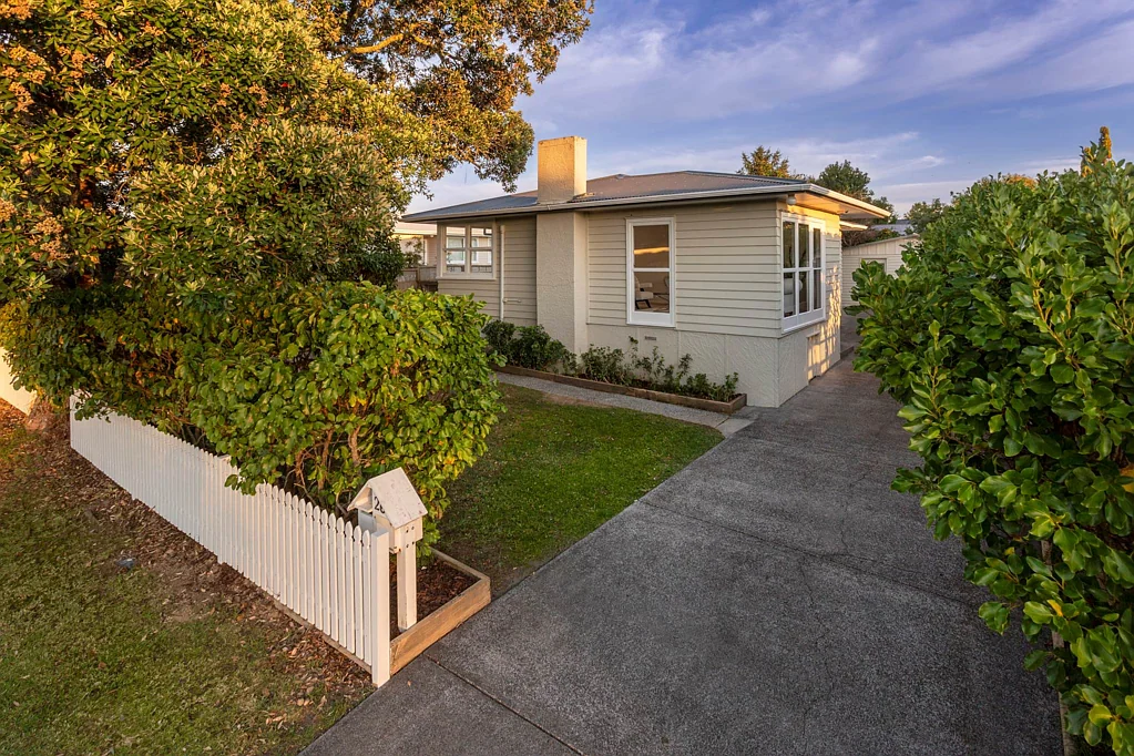 26 Melba Street, Beach Haven, North Shore City, Auckland
