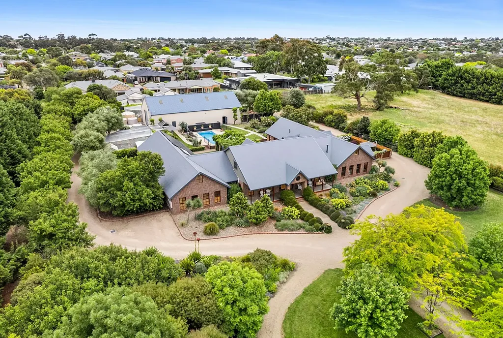 8 Century Drive, Mount Martha, VIC 3934