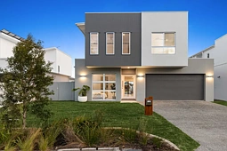 8 Seamount Court, Pelican Waters