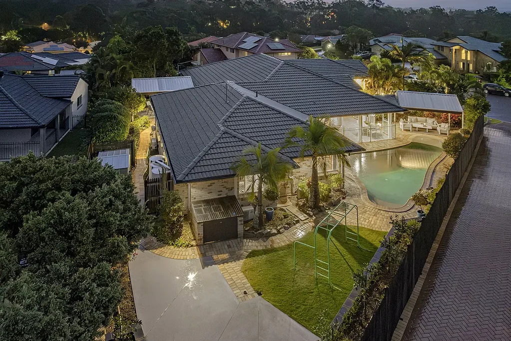 Bridgeman Downs 5Kwarto Lowset Family Home on 1000sqm in Bridgeman Downs
