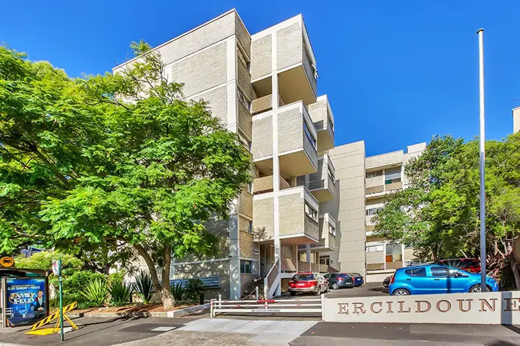 Bright Studio Garden Apartment in sought after 'Ercildoune'