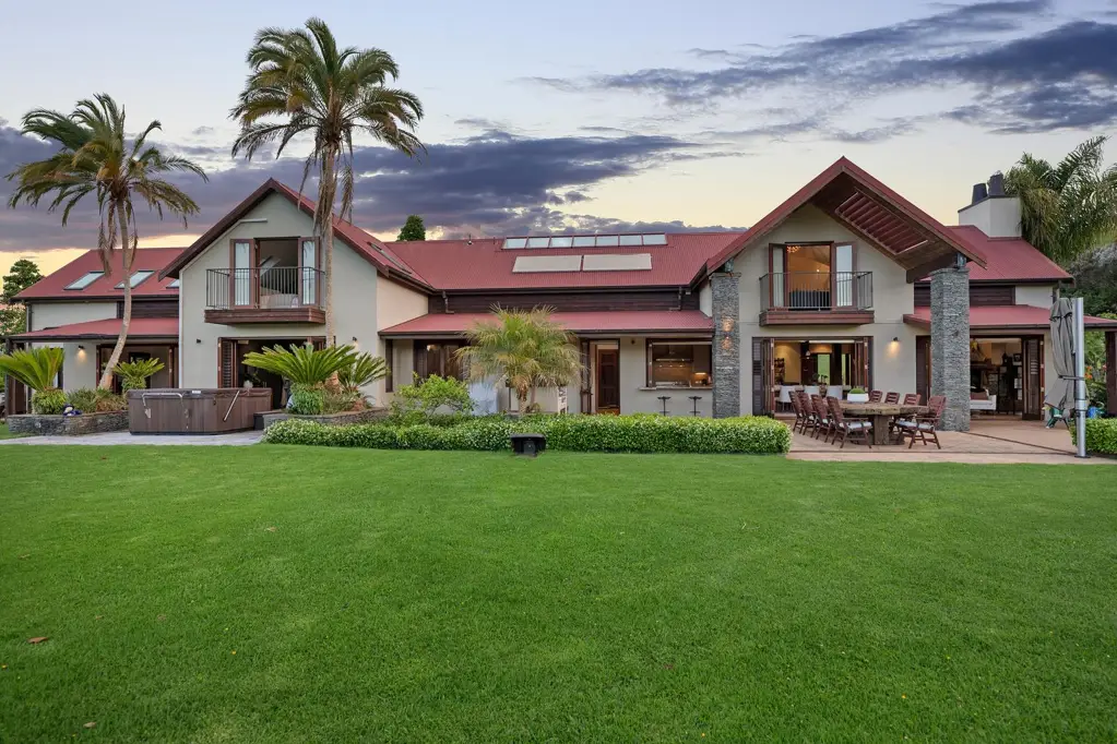 Waitoki 7 Bedroom Substantial Luxury Lodge