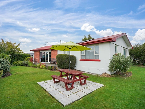 Newfield 3房  "Charming Home" at 201 Dome St