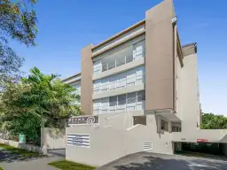 8/21 Digger Street, Cairns North