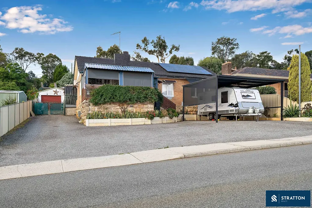 Charming Mount Nasura Home 4x1!