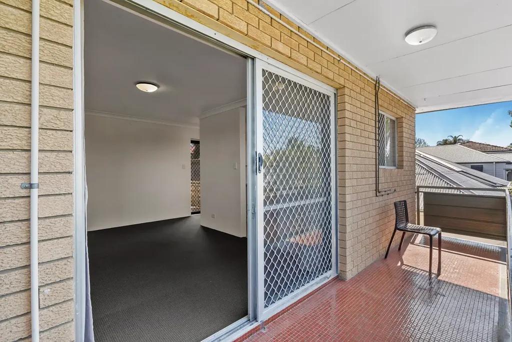 Spacious & Convenient 2-Bedroom Living in East Brisbane