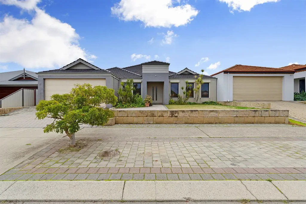 Success 4房  Spacious Family Living with Multiple Living Zones on 518m