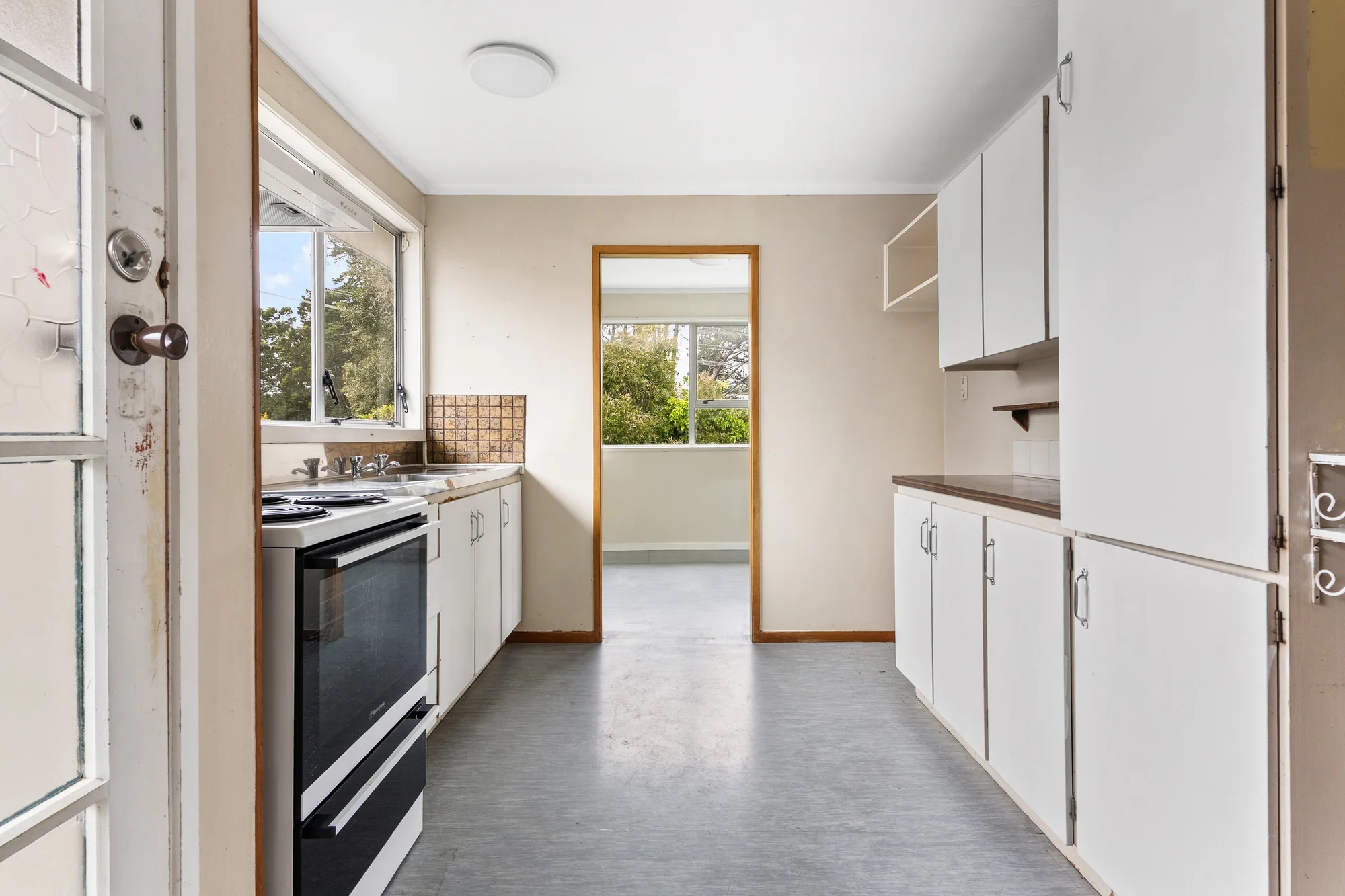 58 Makora Road, Massey, photo 8