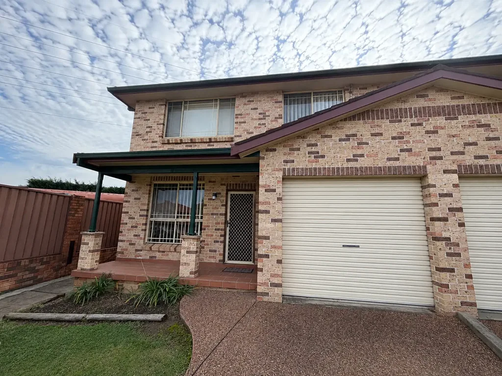 Duplex in Edensor Park!