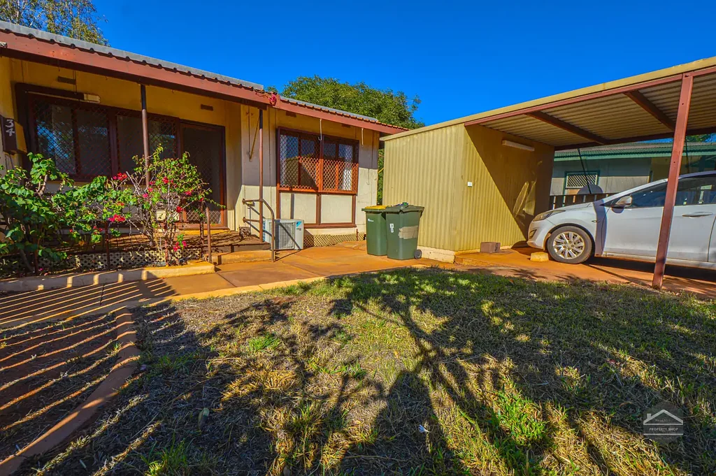 Port Hedland 2 Bedroom LOCATION! LOCATION! LOCATION!