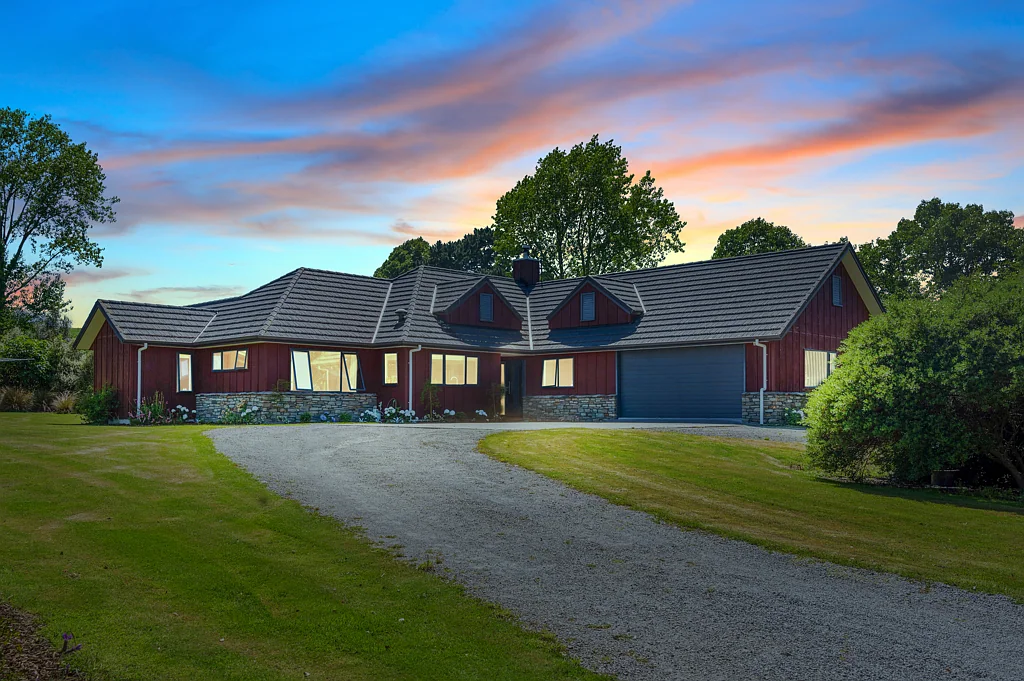Wairakei and Surrounds 5 Bedroom This Beautiful Lifestyle Block has to be Sold!
