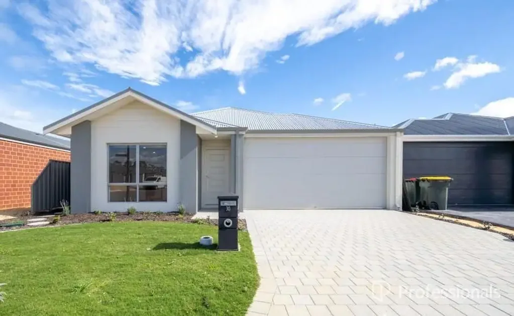 Beautiful 4x2 Family Home in Byford