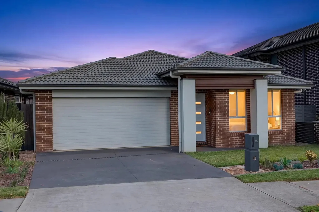 Oran Park 4ห้องนอน Convenience and Style !