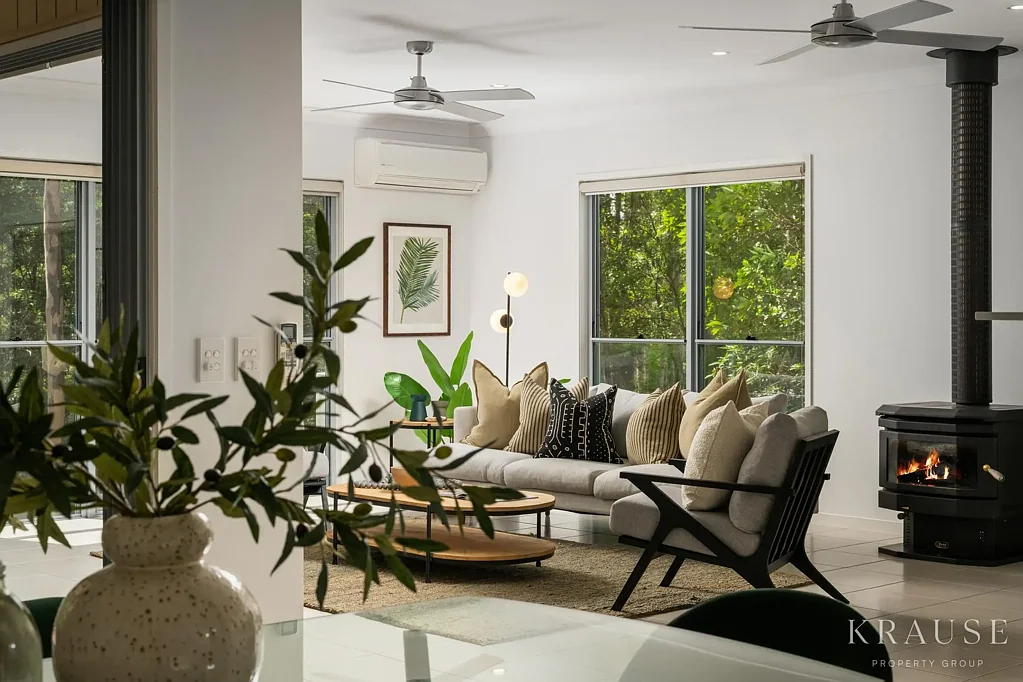 4 Kamala Lane, Lake Macdonald, QLD 4563