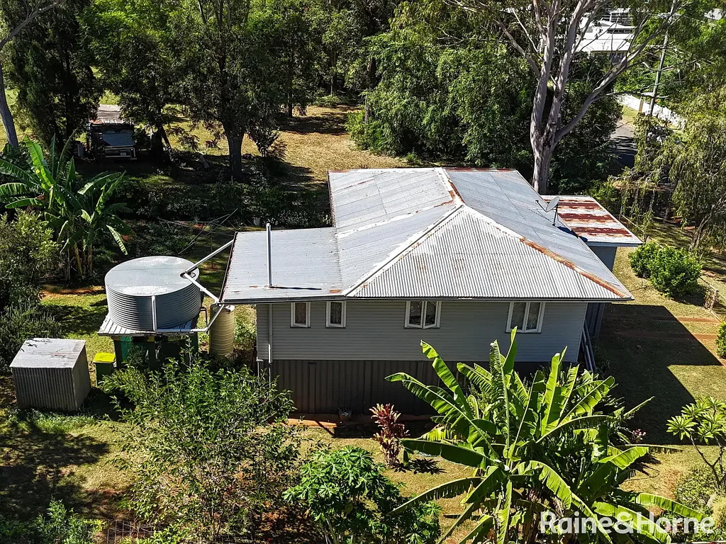 Yarraman 4 Bedroom Two houses on 1 Title