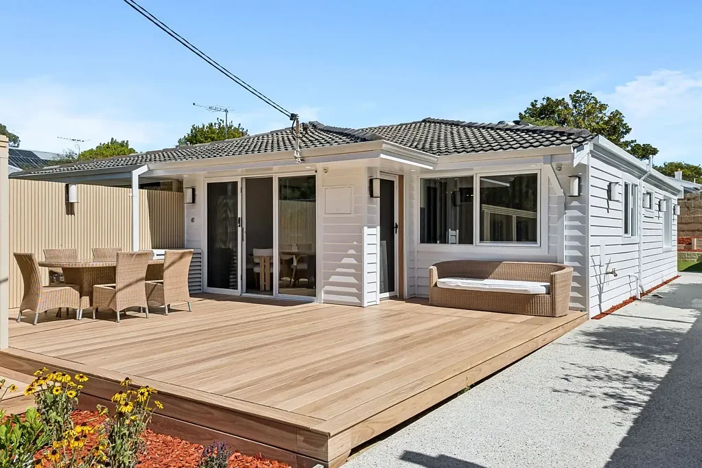 Nedlands 2 Bedroom STYLISHLY RENOVATED EXECUTIVE HOME