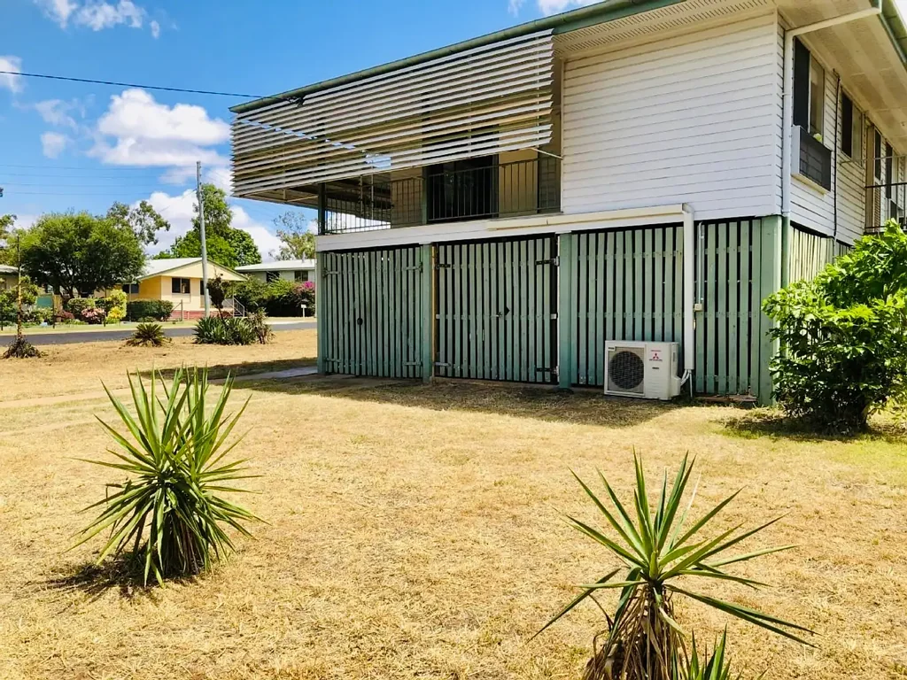 33 LESLIE Drive, Moranbah, QLD 4744