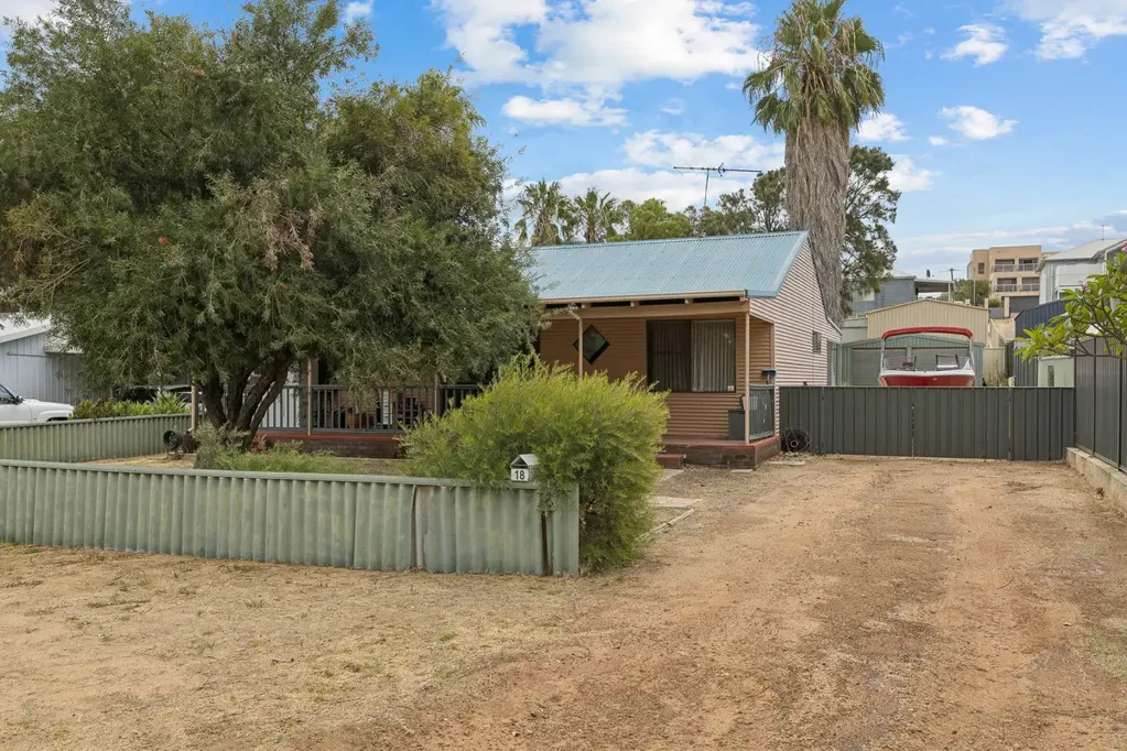 18 Eldora Crescent, Falcon, WA 6210