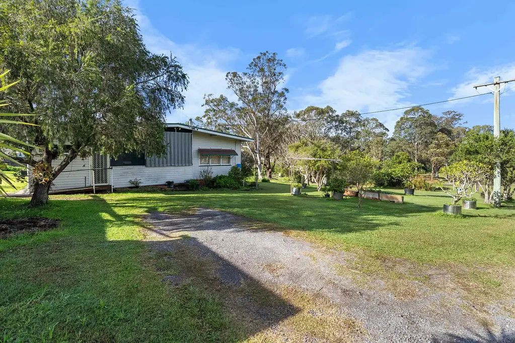 Country Lifestyle with Town Convenience