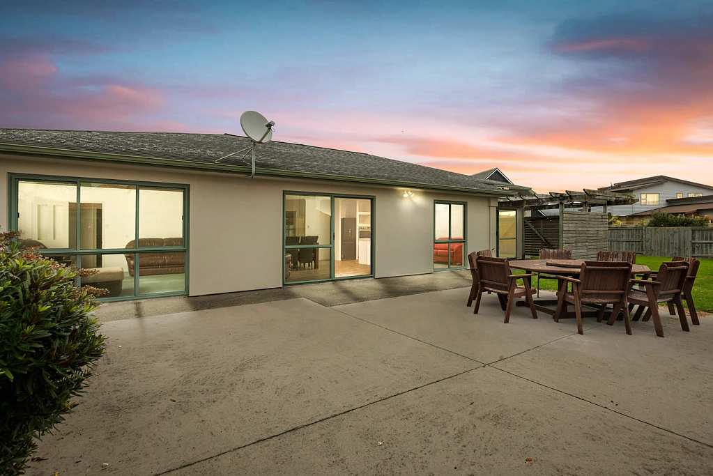 Athenree 4 Bedroom Coastal Escape!