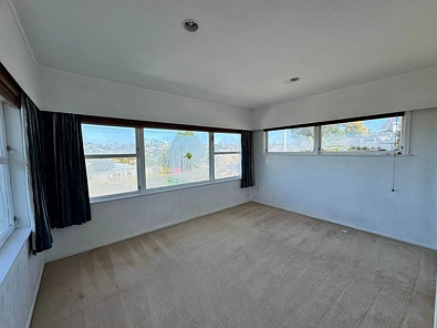 Rangi zone - Spacious Family Home in Prime Coa...