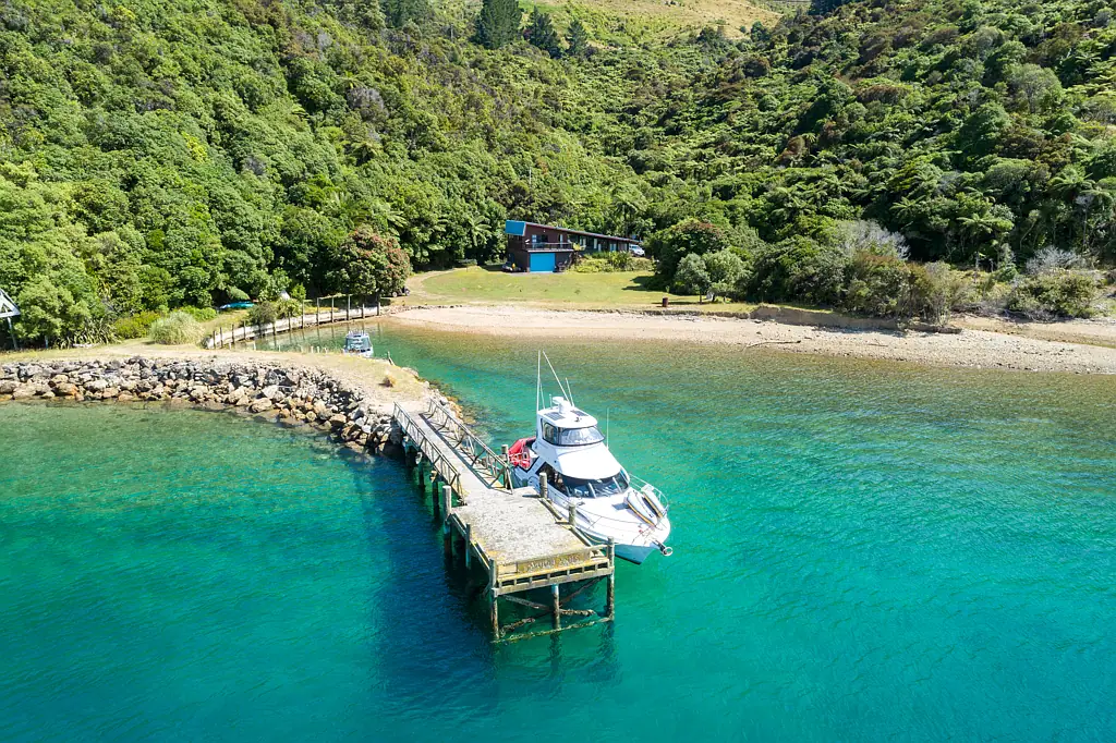 Marlborough Sounds Spectacular coastal bay property