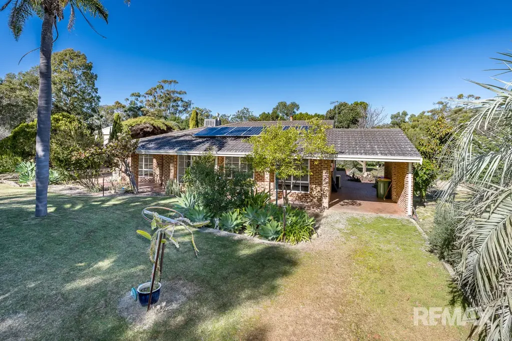 Woodridge 4房  Fantastic Woodridge Opportunity!  4x2 on nearly 4 acres