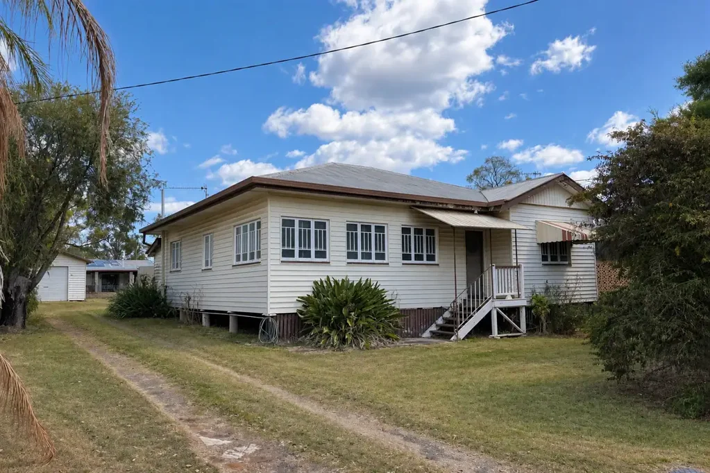 Monto 3Kwarto A Home with Heart and Potential
