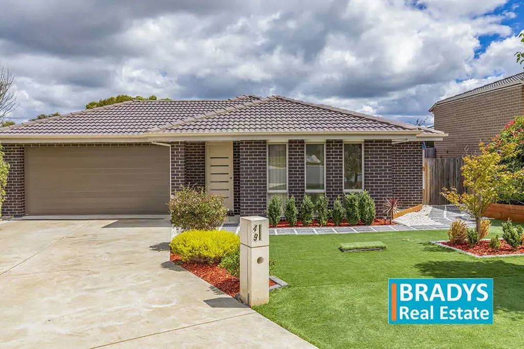 Located at the end of a quiet cul de sac, is this lovely 3 bedroom, split level home!