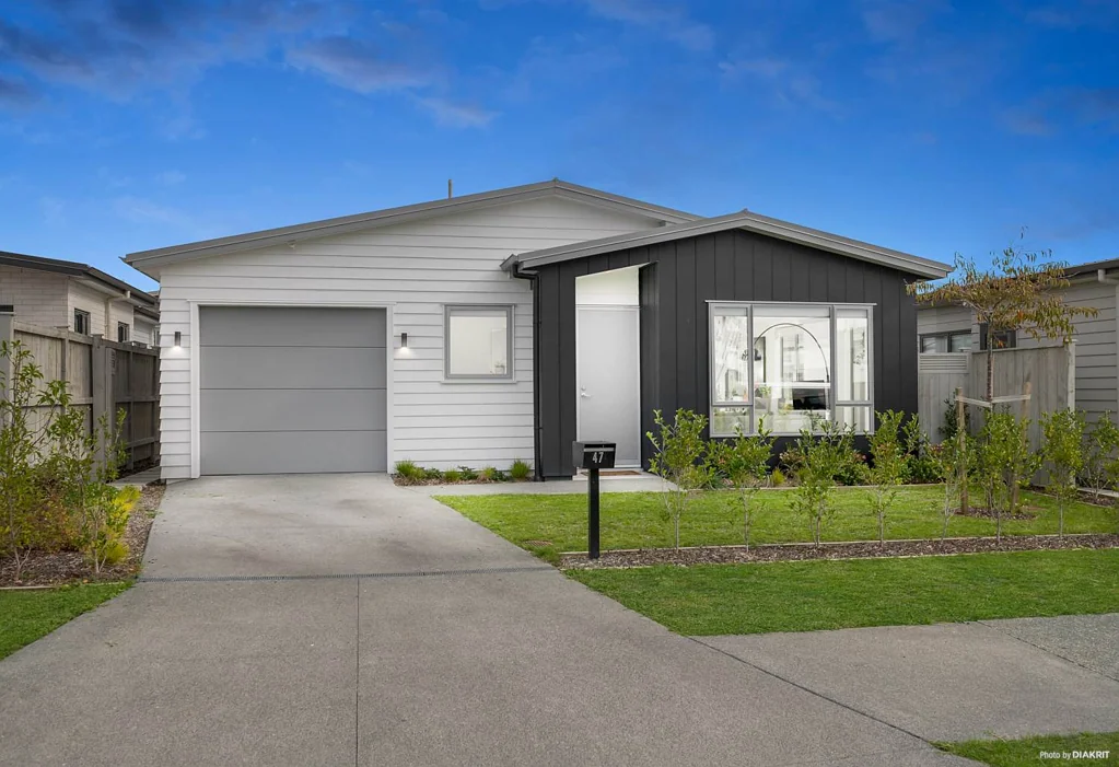 Waiata Shores Life style  ...